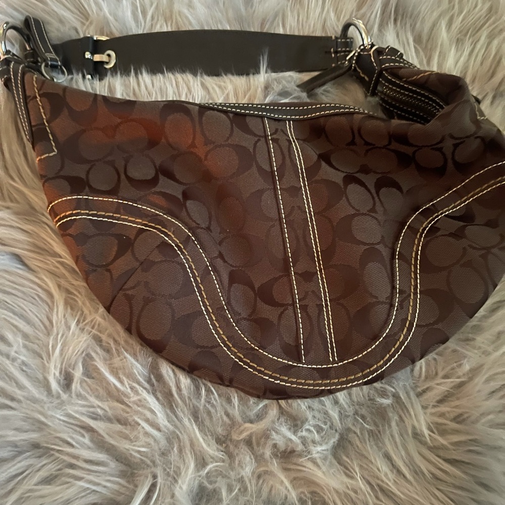 🚨 Authentic Vintage Coach handbag - Picture 2 of 3